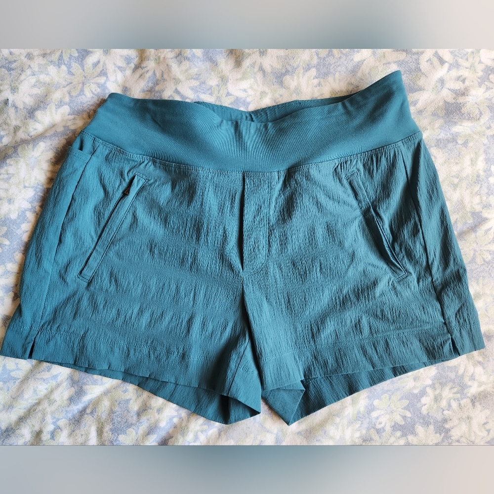 Athleta Trekkie North Short